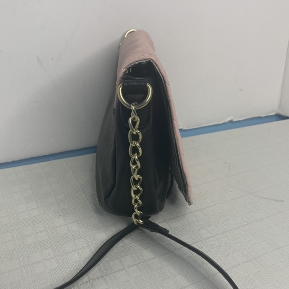 Betsey Johnson “ luv Betsey” quilted hearts flap crossbody bag - Picture 2 of 8